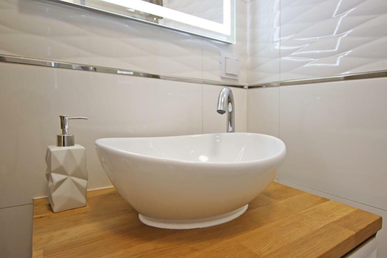 Apartamenty Mikubo Wrocław Exteriör bild